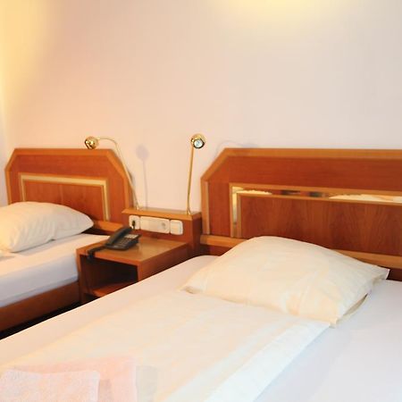 Wali'S Hotel Bielefeld Ngoại thất bức ảnh