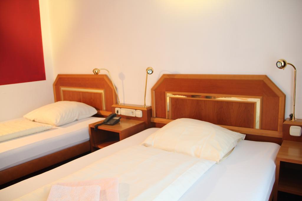 Wali'S Hotel Bielefeld Ngoại thất bức ảnh
