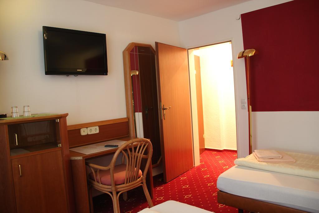 Wali'S Hotel Bielefeld Ngoại thất bức ảnh