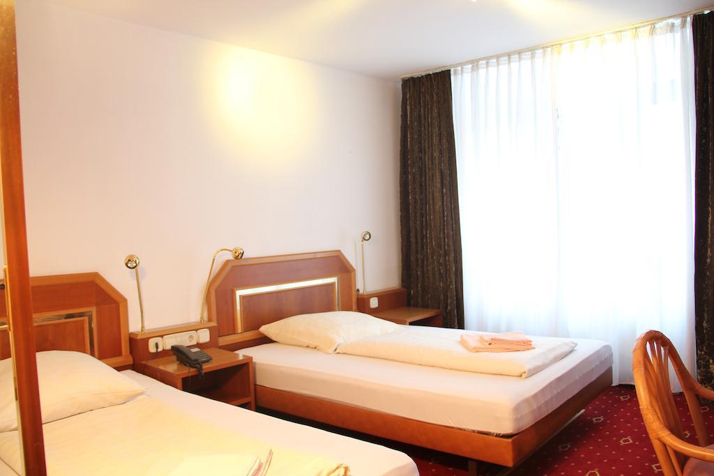 Wali'S Hotel Bielefeld Ngoại thất bức ảnh