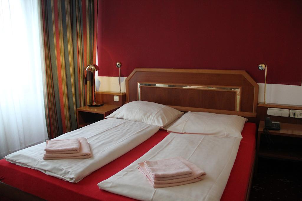Wali'S Hotel Bielefeld Ngoại thất bức ảnh