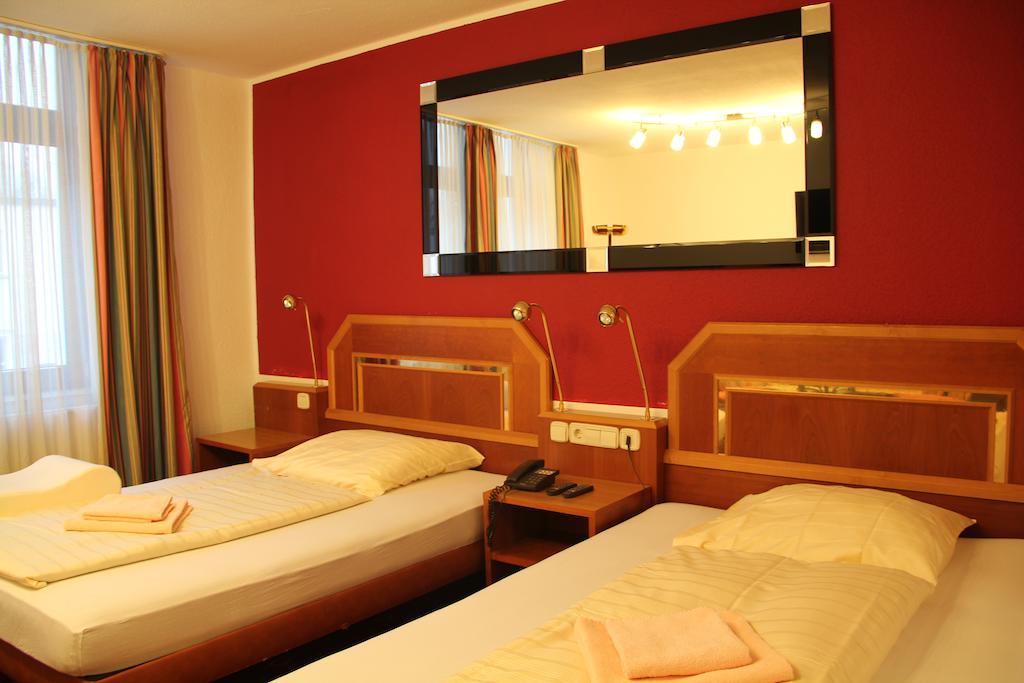Wali'S Hotel Bielefeld Phòng bức ảnh