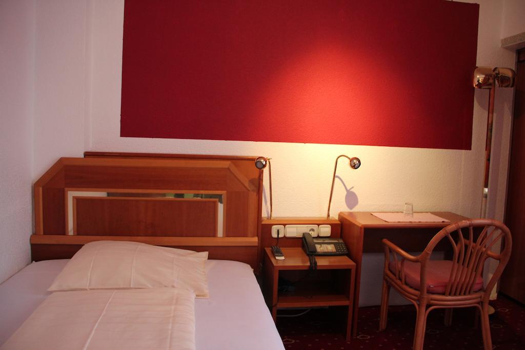 Wali'S Hotel Bielefeld Phòng bức ảnh