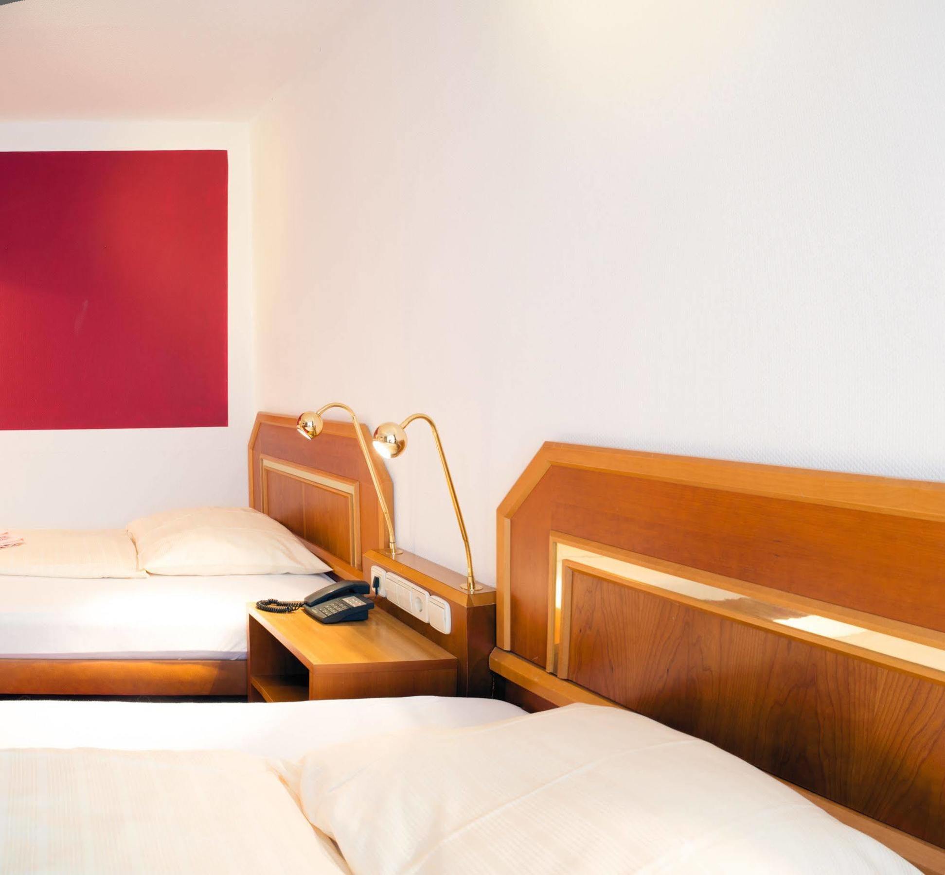 Wali'S Hotel Bielefeld Ngoại thất bức ảnh