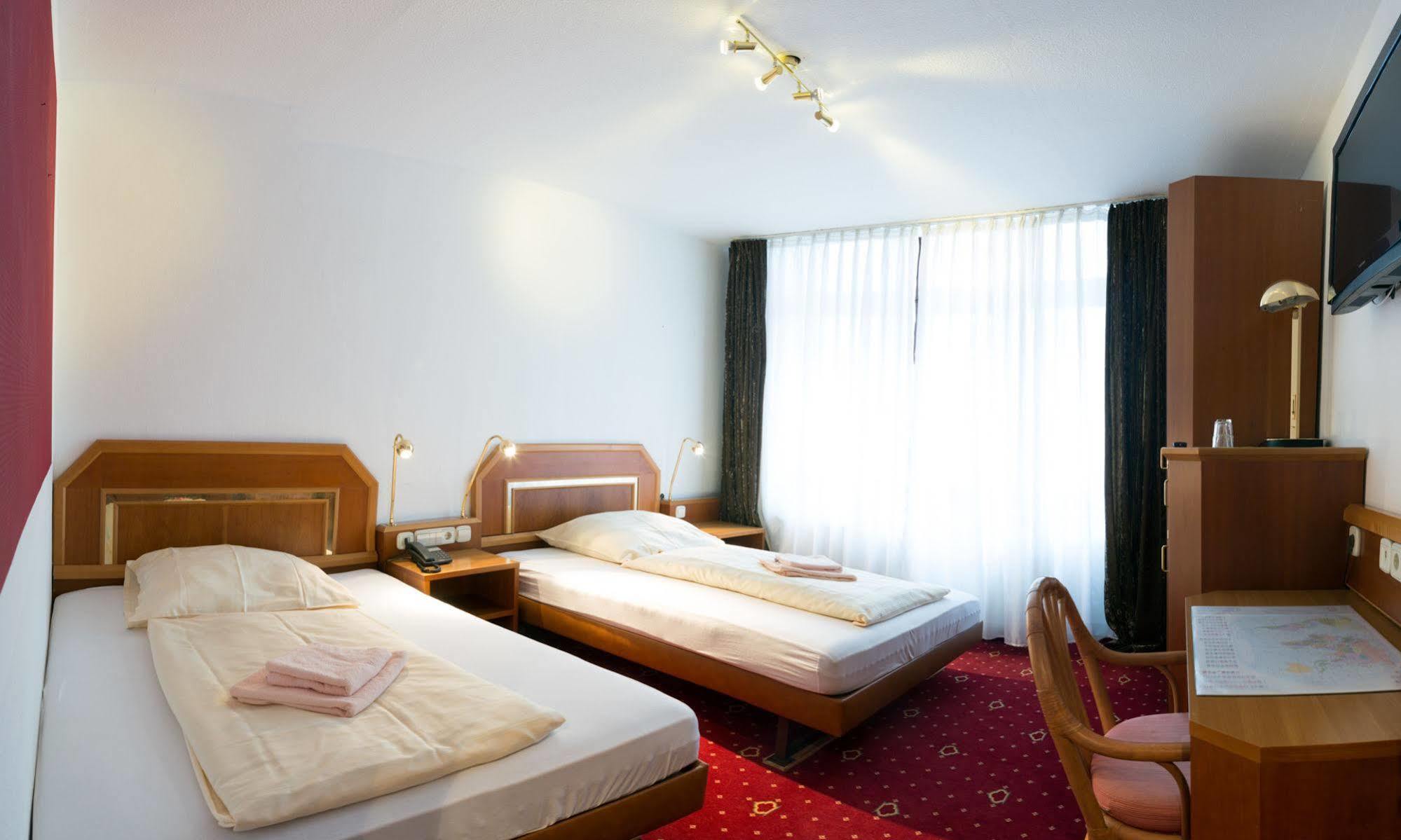 Wali'S Hotel Bielefeld Ngoại thất bức ảnh
